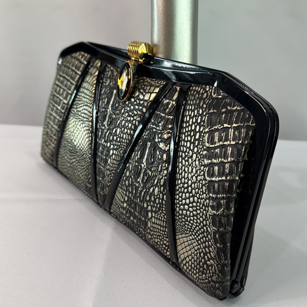 Vintage Elegant Snakeskin and Black Patent Leather Clutch - Picture 6 of 12